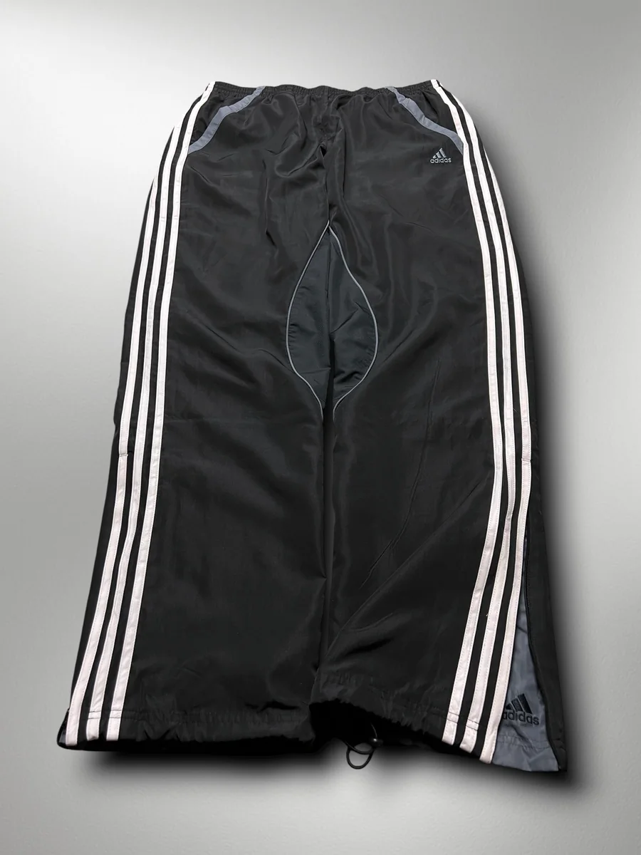 Dunkle Vintage-Trackpants aus der Dripzone-Auswahl
