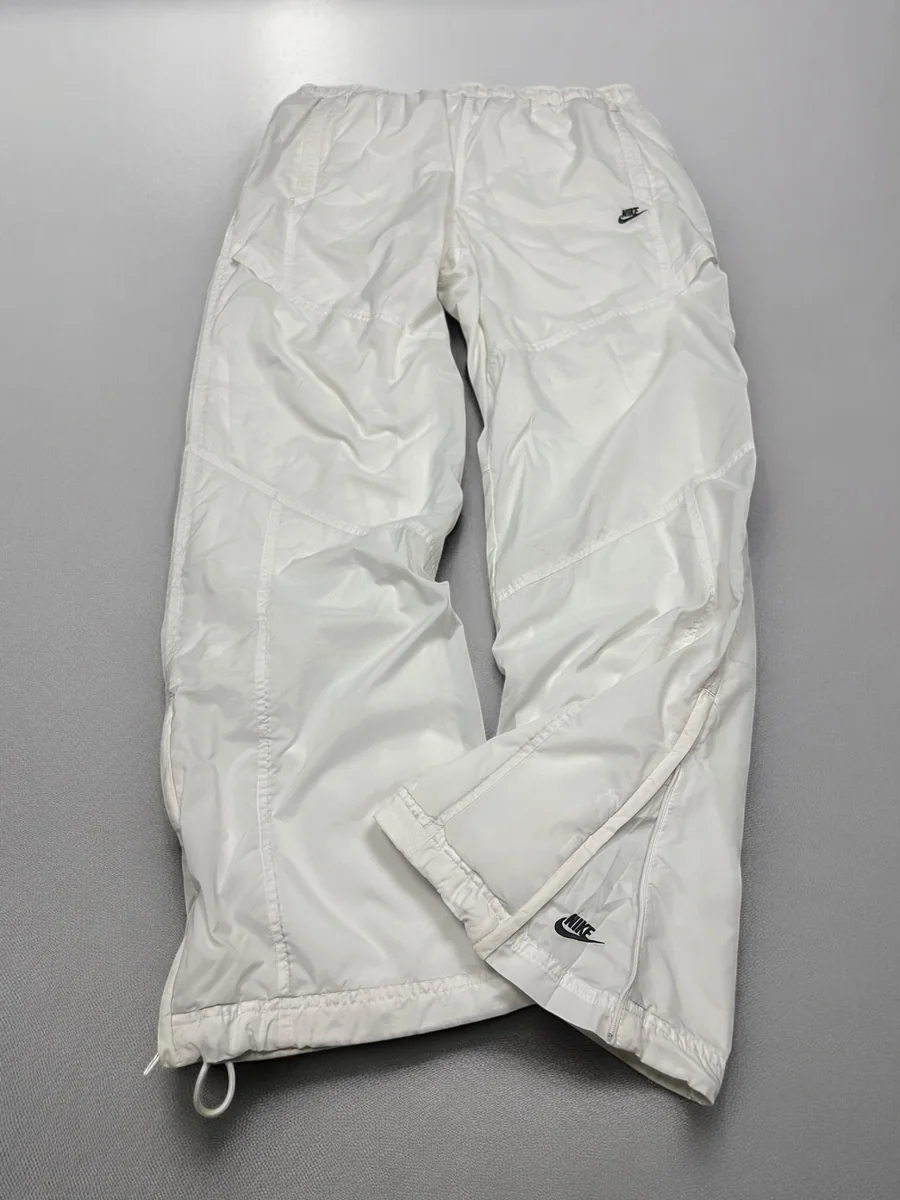 Helle Vintage-Trackpants aus der Dripzone-Auswahl