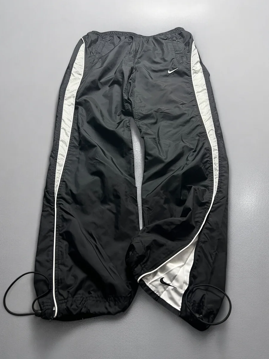 Dunkle Vintage-Trackpants aus der Dripzone-Auswahl